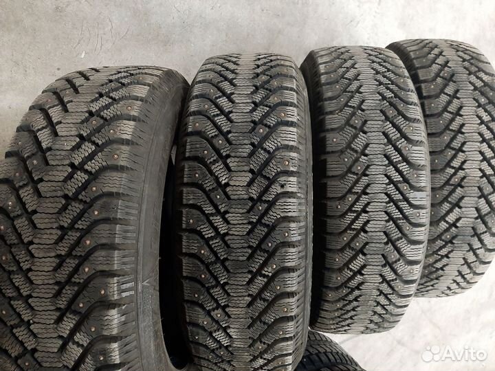 Goodyear UltraGrip 500 225/65 R17 102T