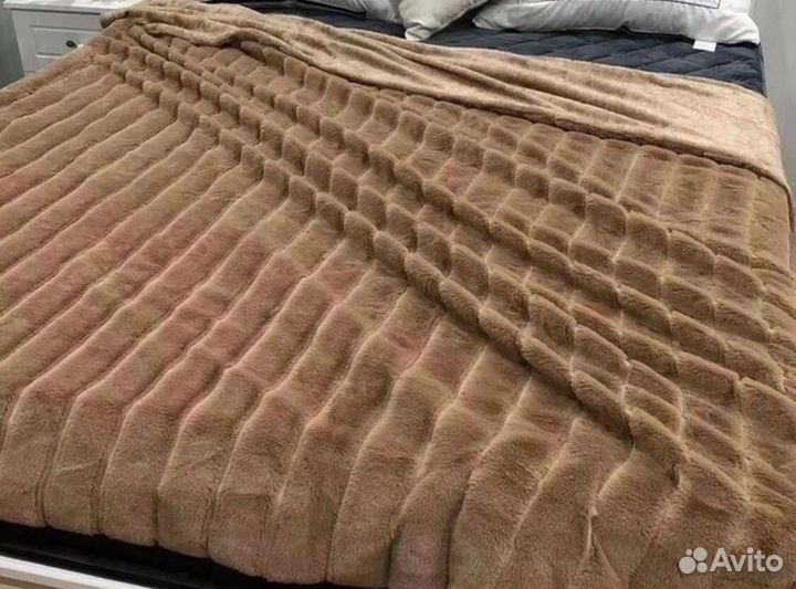 Пледы и покрывало