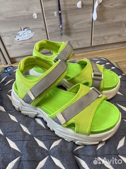 Босоножки 39р