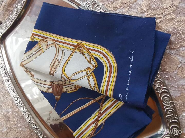 Leonardi платок с дефектами