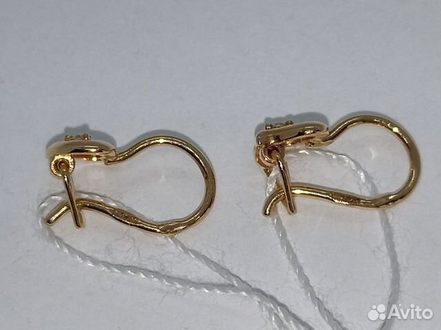 Золотые серьги с камнем