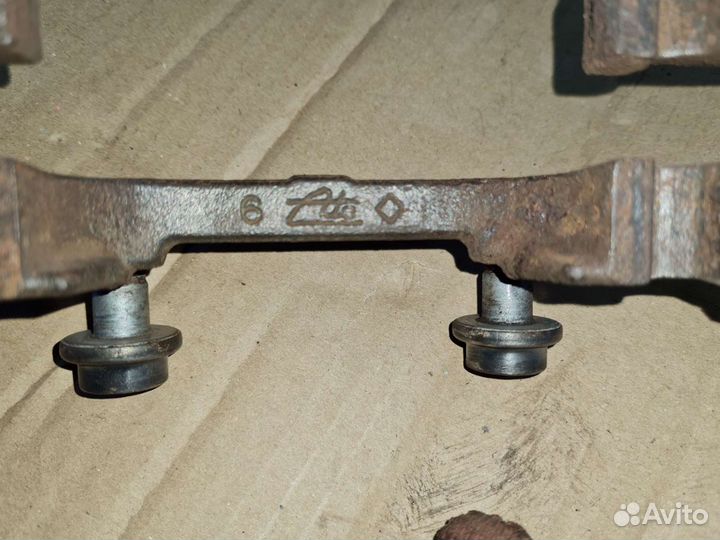 Скоба заднего суппорта citroen c5x7