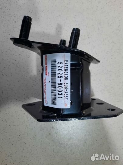 Ножка усилителя переднего бампера передняя правая