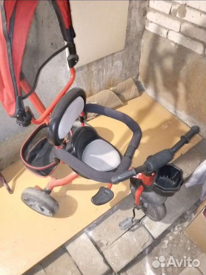 Трехколесный велосипед с ручкой