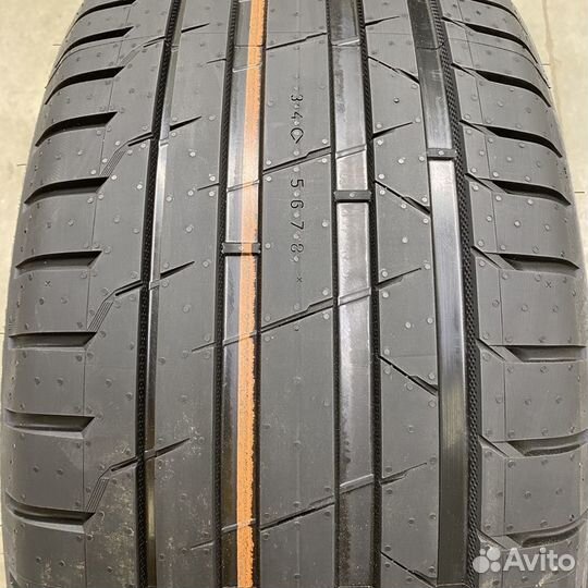 Ikon Tyres Autograph Ultra 2 SUV 295/35 R21