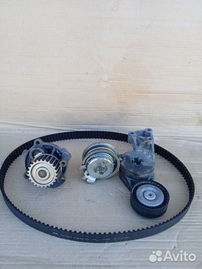 Натяжной ролик с помпой