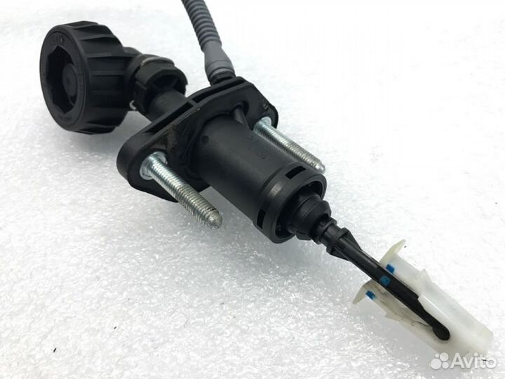 Главный цилиндр сцепления Chevrolet Cruze седан