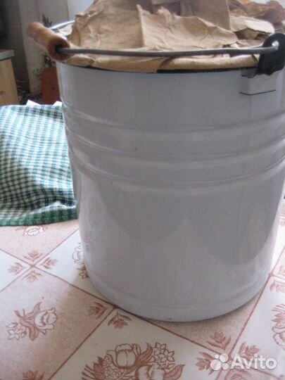 Эмалированное ведро