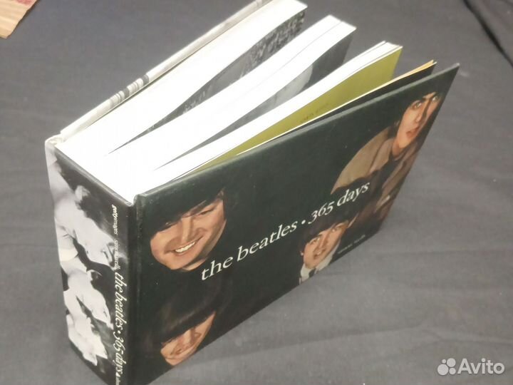 Книга-альбом The Beatles 365 days