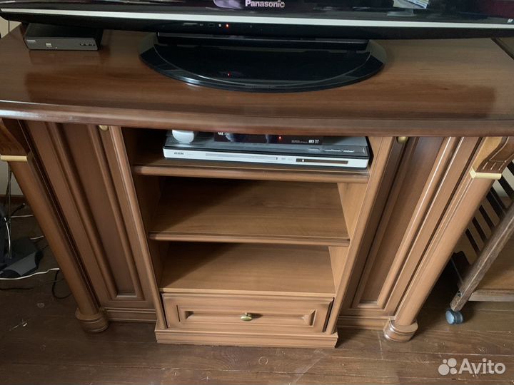 Подставка под телевизор