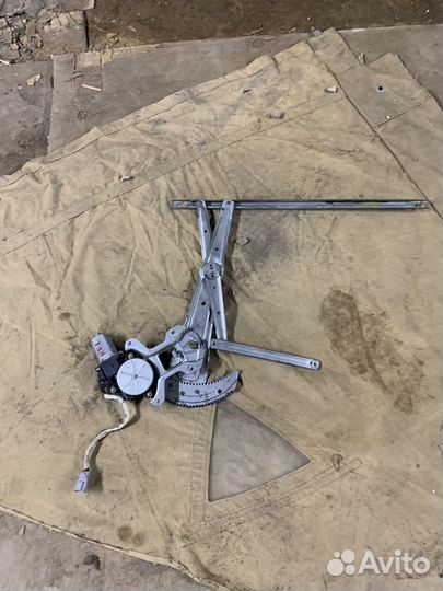 Стеклоподъемник правый передний honda Stepwgn RF1