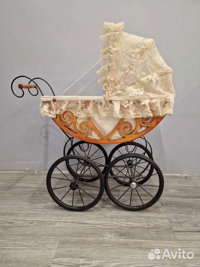 Детская коляска ретро