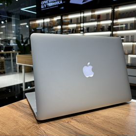 MacBook Air 13 2017 i5/126gb/8gb