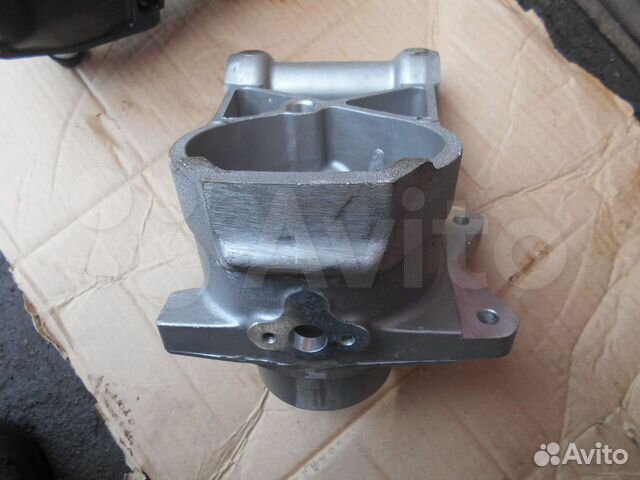 Опора-ступица Jaguar X300 / X308 / X100