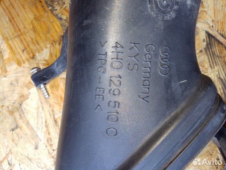 Патрубок воздушного фильтра правый Audi A8 D4 long