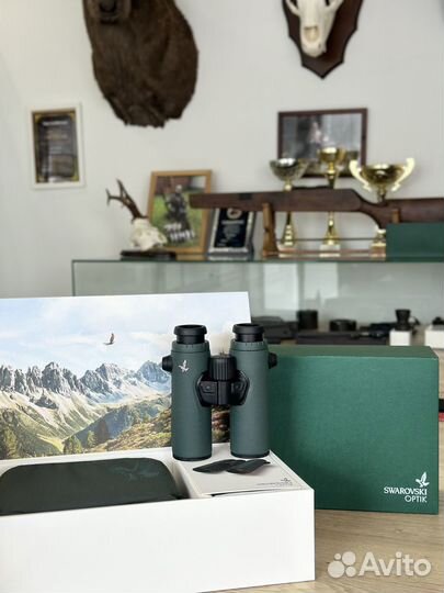 Бинокль Swarovski EL Range 10x32 TA