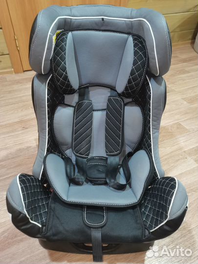 Автомобильное кресло