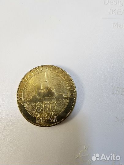 Юб.сувенир монета Собор Нотердам де Пари 2013