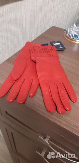 Перчатки женские кожаные новые