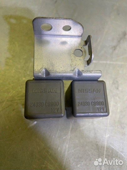 Реле стеклоподъемника Nissan Patrol Y62 Y62 5.6