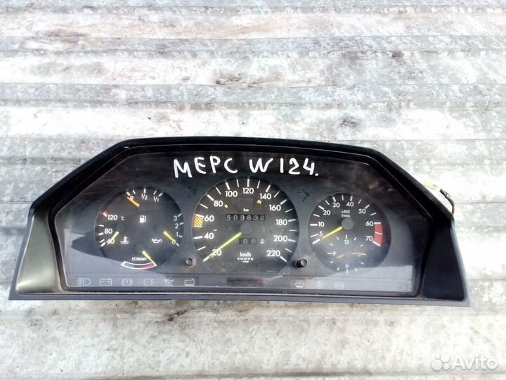 Щиток приборов Mercedes-Benz W124 AT 84-93