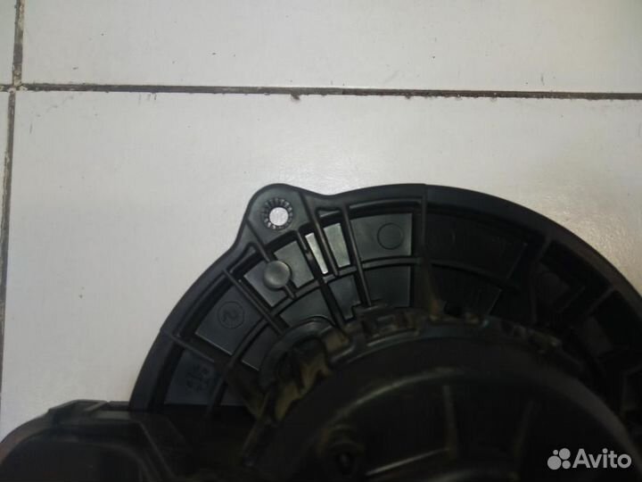 Моторчик отопителя Kia Sportage 3 SL