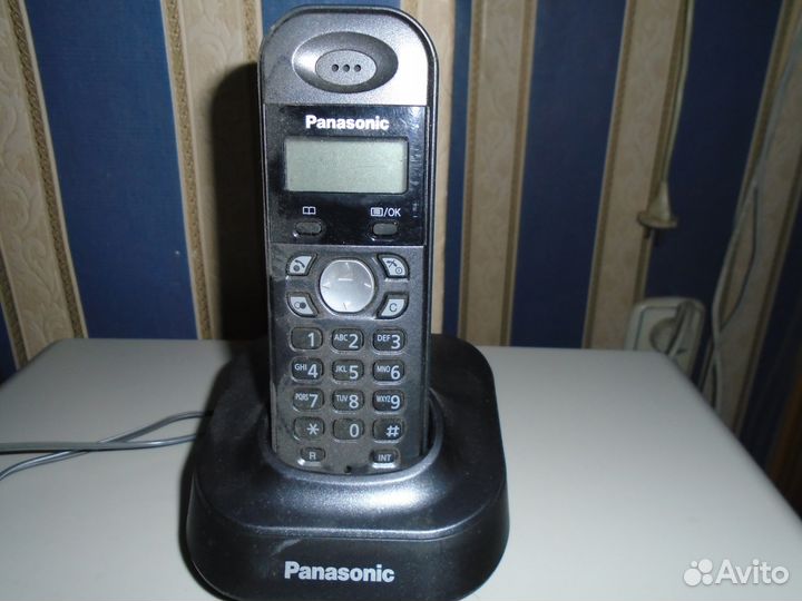 Продаю настольный телефон Panasonic KX-TG1411RU