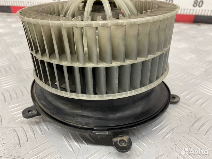 Б/У мотор печки (моторчик отопителя,вентилятор)