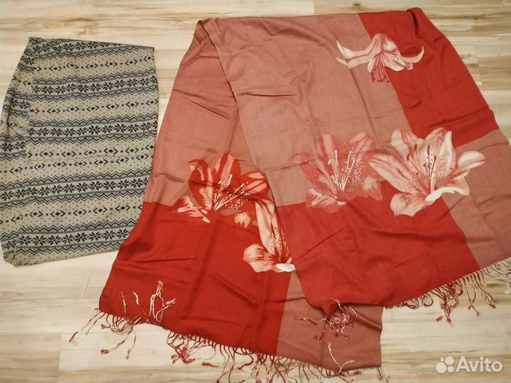 Женская одежда (шарфы и платки) пакетом