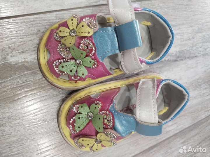 Босоножки для девочки