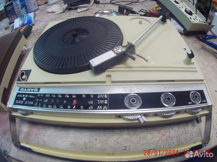 Виниловый проигрыватель sanyo G-2232B