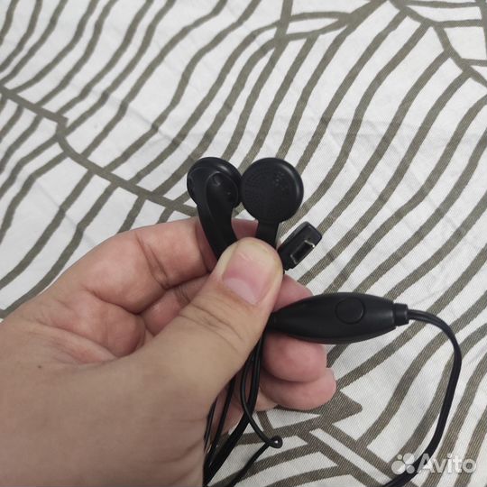 Наушники samsung и ещё какие-то