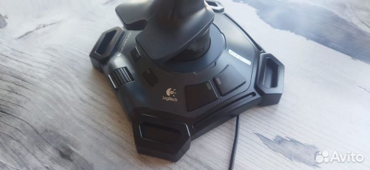 Джойстик и рули logitech Attack 3 для пк