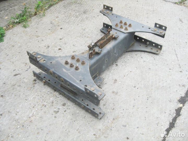 Траверса рамы 7421816379 renault, Premium 2