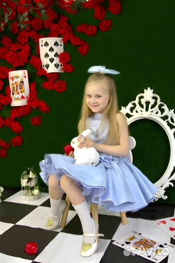 Детская фотосесмия Алиса в стране чудес