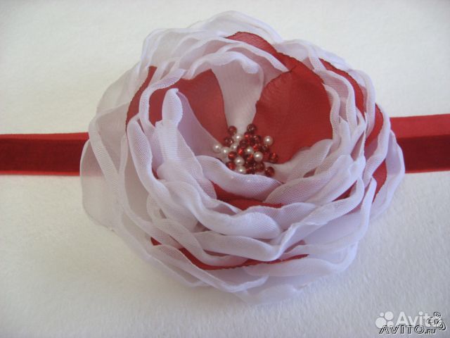 Повязка с цветком для девочки бело-красная