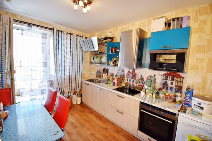 4-к. квартира, 98 м², 8/19 эт.