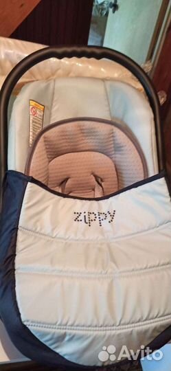 Коляска Zippy 3 в 1, производство Литва