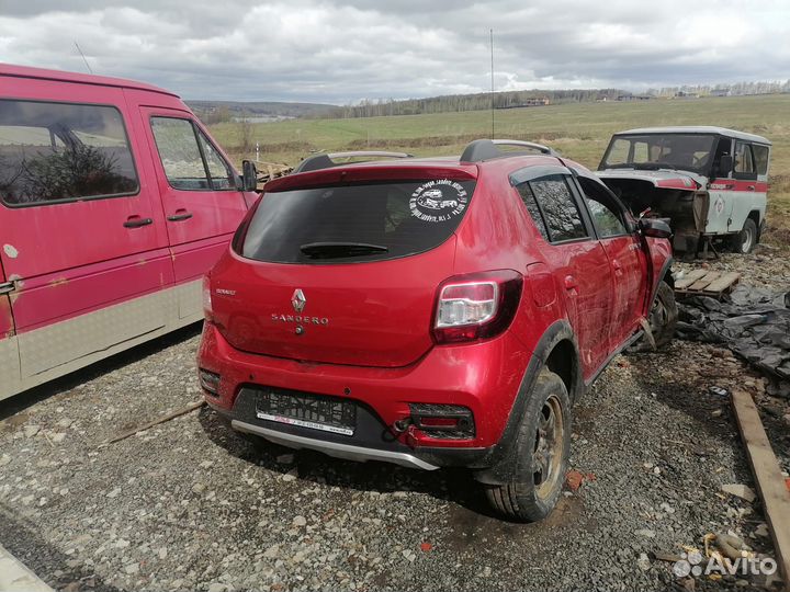 Renault sandero 2 2015 стэпвэй в разборе