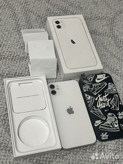 iPhone 11, 64 ГБ