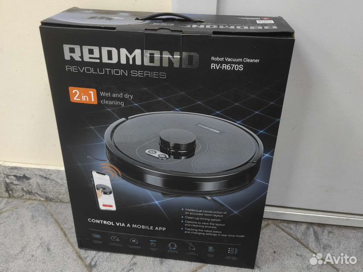 Робот-пылесос Redmond RV-R670S