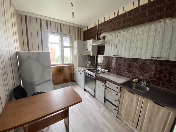 4-к. квартира, 94 м², 8/9 эт.