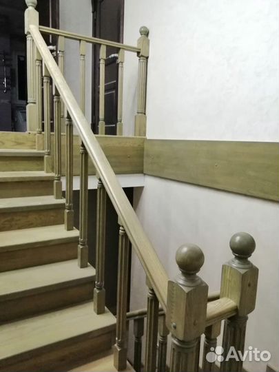 Лестница из ясеня К1203