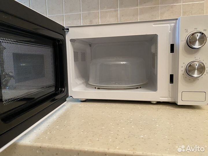 Микроволновая печь Gorenje MO17E1W