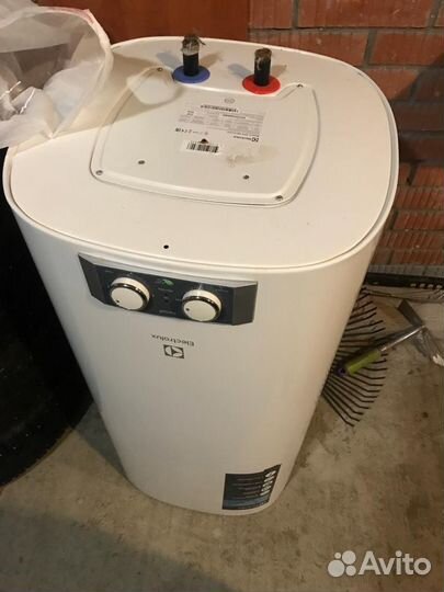 Водонагреватель Electrolux EWH 100 Formax