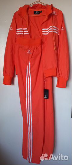 Спортивный костюм женский