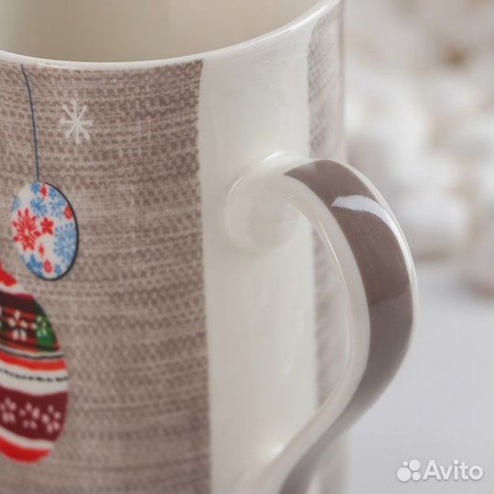 Кружка фарфоровая Доляна «Ёлочные игрушки», 300 мл