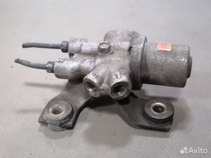 Распределитель тормозных усилий Nissan Almera N15