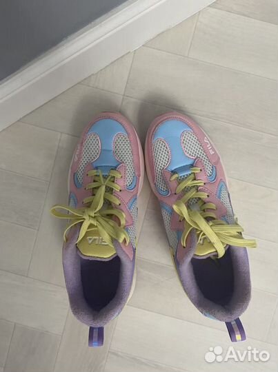 Кроссовки для девочки