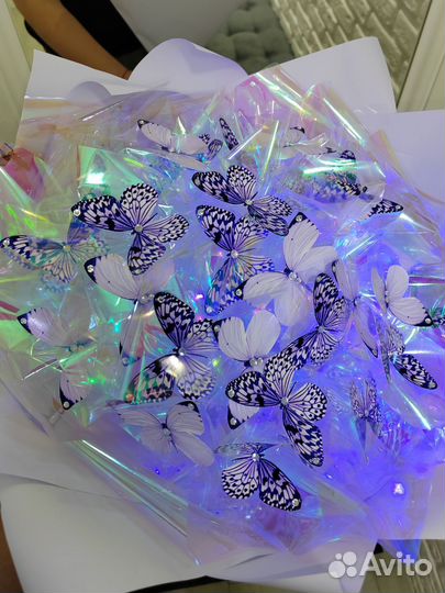 Букет из 31 бабочки светящийся
